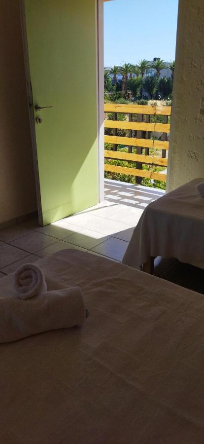 Cleo Rooms 250M From The Beach 玛利亚 外观 照片