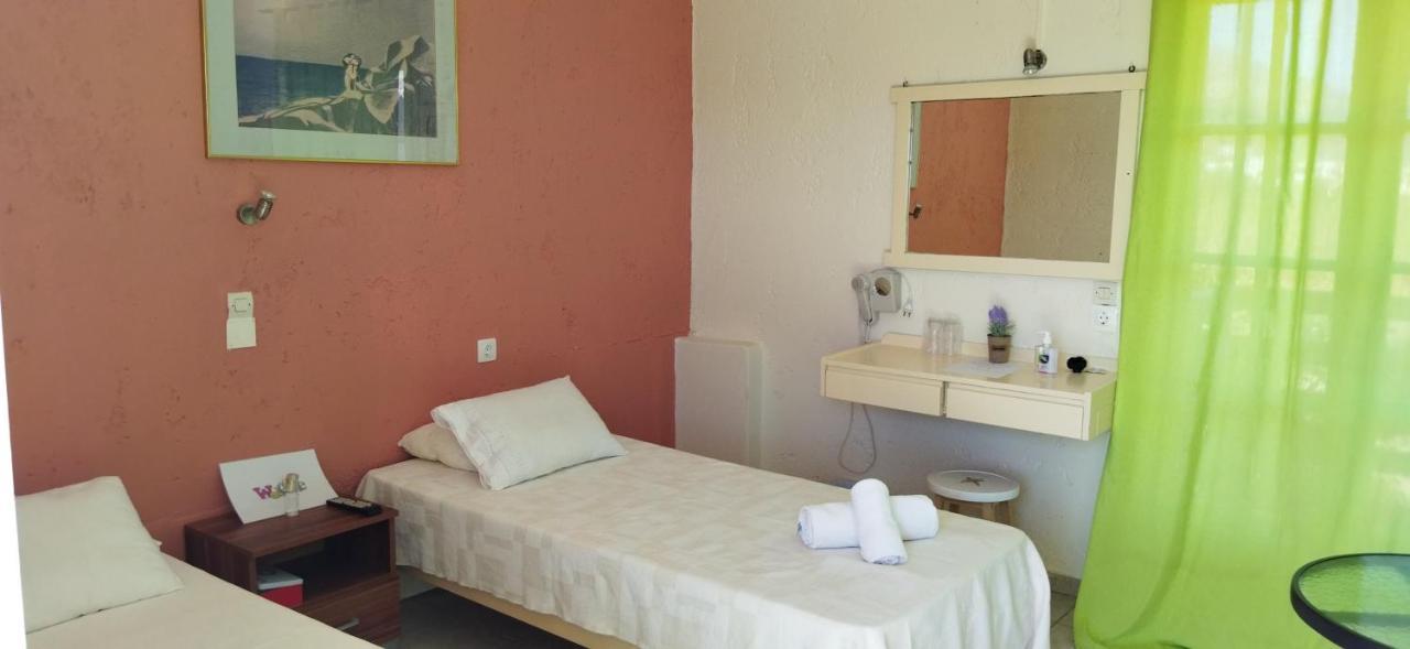 Cleo Rooms 250M From The Beach 玛利亚 外观 照片