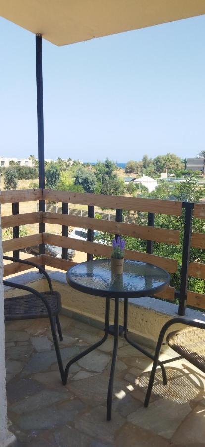 Cleo Rooms 250M From The Beach 玛利亚 外观 照片
