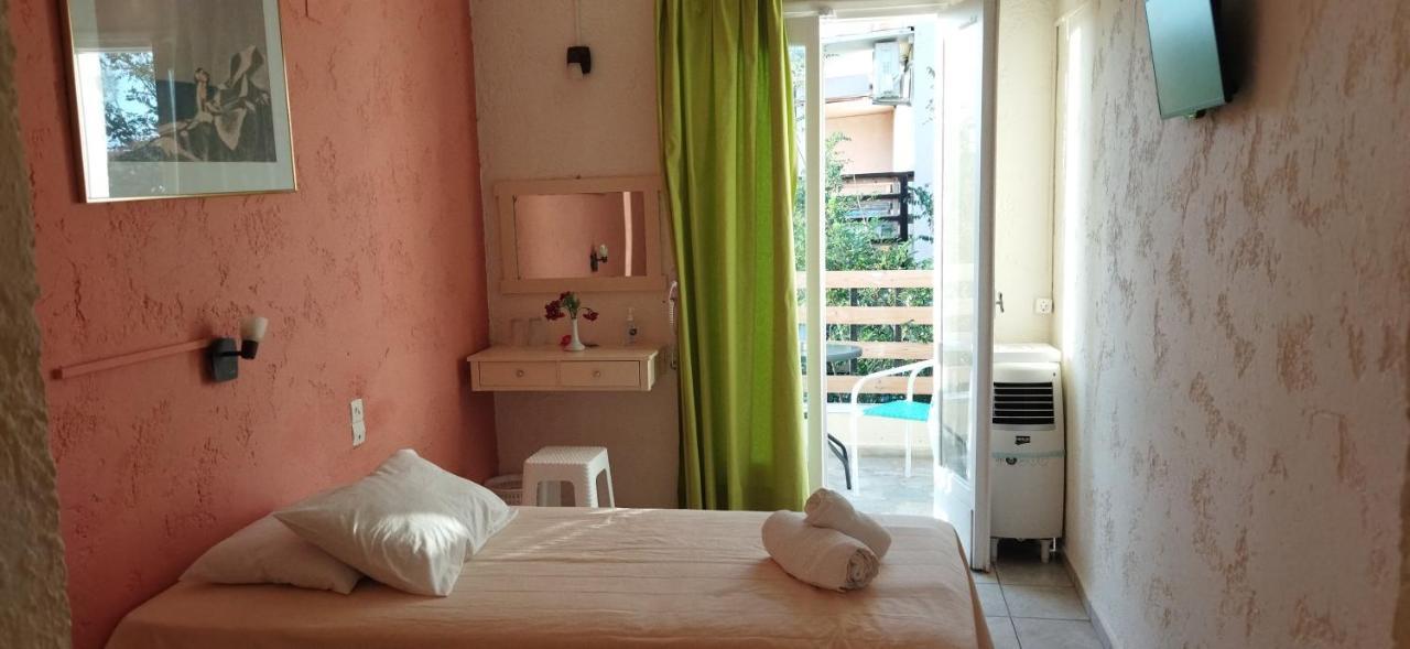 Cleo Rooms 250M From The Beach 玛利亚 外观 照片